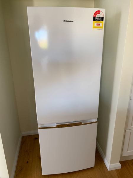 Westinghouse fridge 340 litres630164853052171125