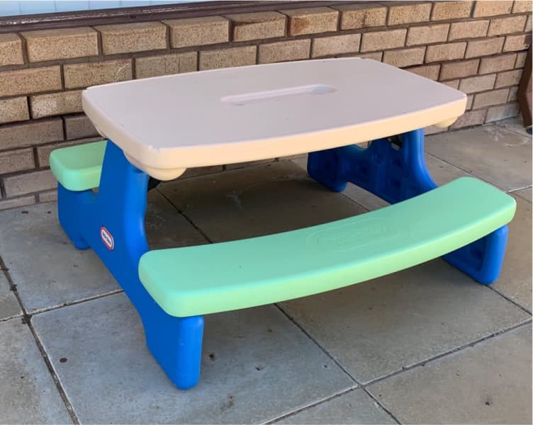 Little tikes best sale picnic table used