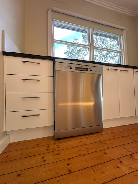 Dishwasher Stirling 1 yr old🏃63016485777665111