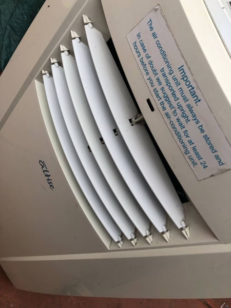 Air Conditioner / Dehumidifier  in one Omega ALTISE ACP12AC Working Fi63016060133251111
