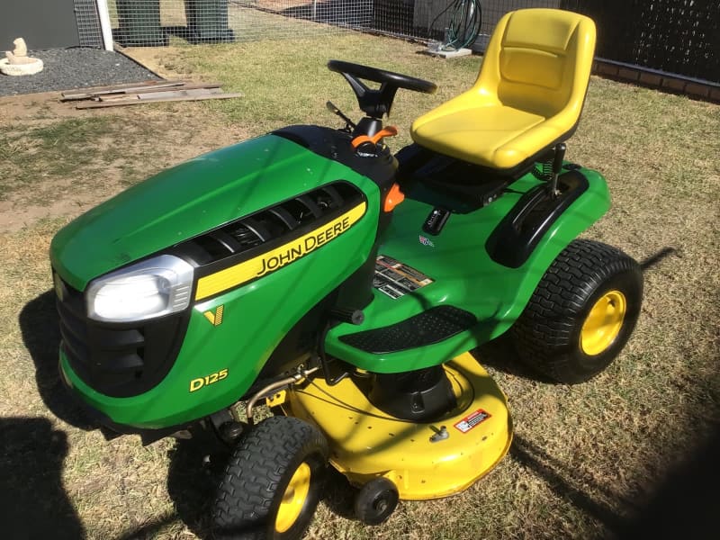 John Deere D100 HP Manual/gear 42 Riding Lawn Mower 100, 42 OFF