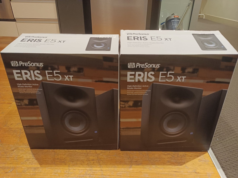 おすすめ特集 うきうき輸入市場PreSonus Pair Eris E5 XT TwoWay Active Studio Monitors