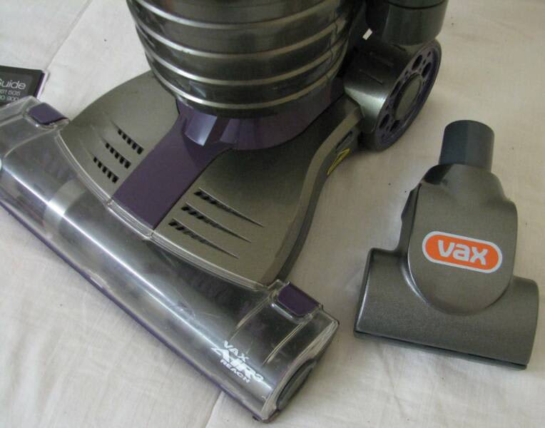 VAX Air Reach Bagless Upright Vacuum Cleaner      VARU120063014236644225112