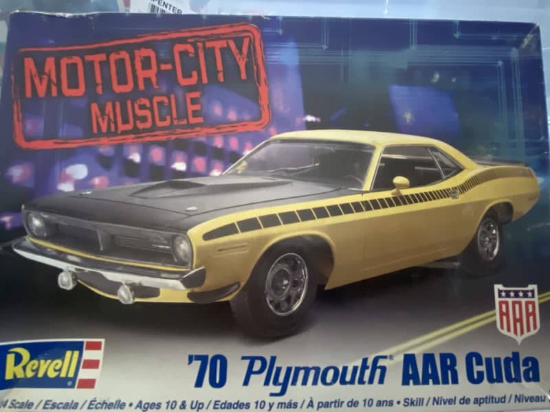 MAQUETTE AUTO 1/24 1/25 REVELL PLYMOUTH AAR CUDA 1970 /57