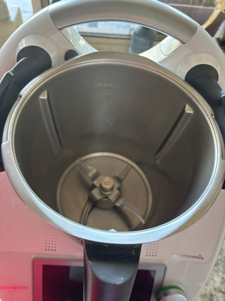 Thermomix TM6 White with accessories and extras!63022180875137113