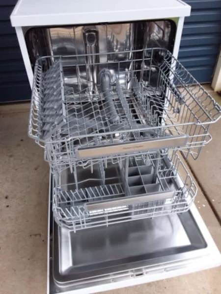 Fisher Paykel Dishwasher Model DW60CHP in as new condition, New Main C63612126840195111