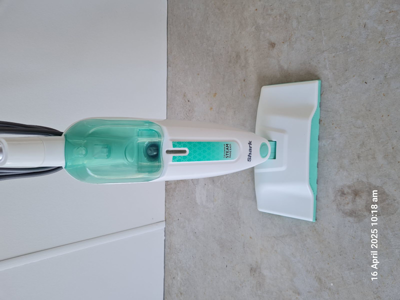 SHARK STEAM MOP ONLY USED ONCE BEFORE MOVING 63014237975041111