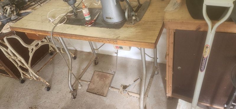 2 Singer  Industrial sewing machine 63016908876674111
