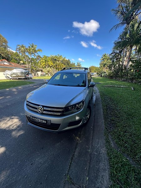 2011 Volkswagon Tiguan 103TDI (auto,diesel)- $8000 ONO62936659083138111