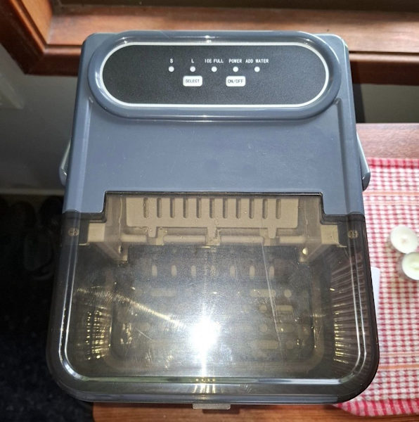 Countertop Ice making machine 63470143305346110