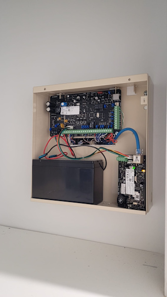 Bosch Wired Security Alarm System - fully functional, ready to install63020447488898113