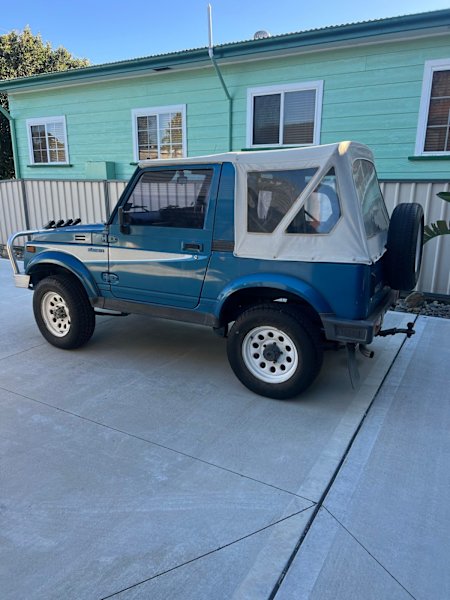 1990 Suzuki 4wd Soft Top. $9500 negotiable.62935691494915118