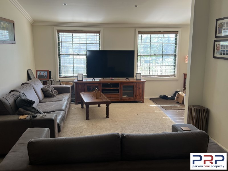 Plenty Of Room for The Family62929683520514111