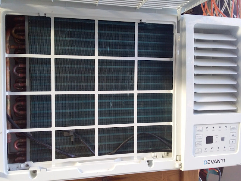 Air Conditioner Devanti 2.7KW runs like new VGC (very Quiet)63016483899779112