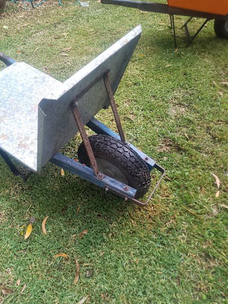 Moss Brick and Block Wheelbarrow 63015642072449111