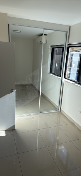 Granny flat 63007596435971111