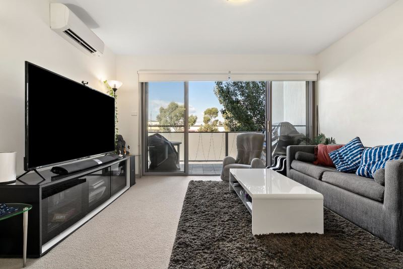 Investment Opportunity or Ideal Starter Home!62930688734723111