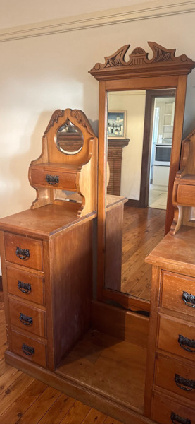 Vintage Timber Vanity Dresser with Mirror – Great Condition!62863384926465113