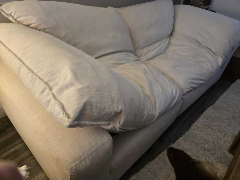 x2 Sorriso Cream 2 Seater Lounge
Sorriso Lounges
The Sorriso Lounge is62863374775171114