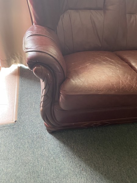 Lounge Leather62863378171394112