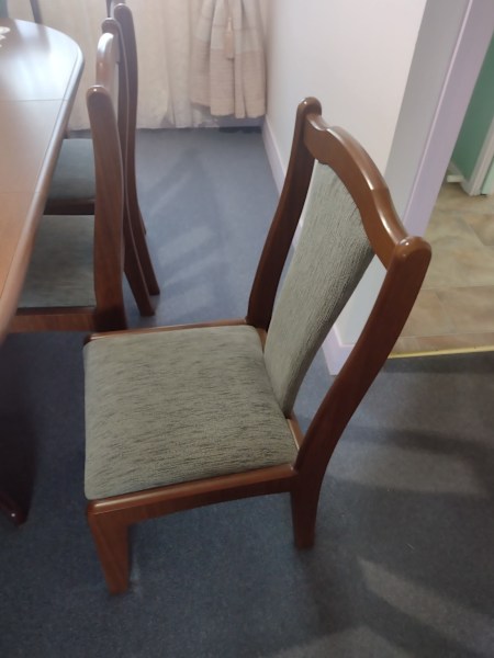 8 Seater Extendable Dining Table with 8 chairs62863378454659113