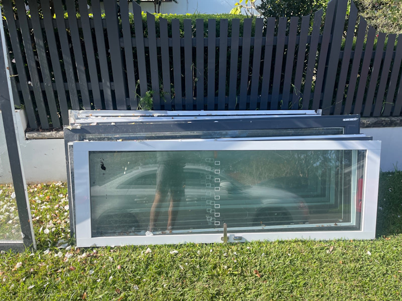 Aluminium bifold door panels x 1663012914549890111