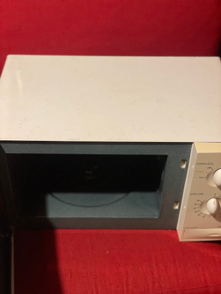 Samsung Ceramic-Enamel Microwave For Sale63021730540034112