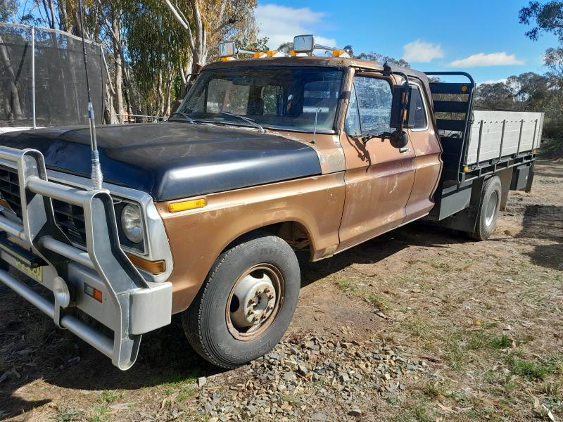 1976 FORD F350  5 SP MANUAL C/CHAS, 6 seats 629356815809311129
