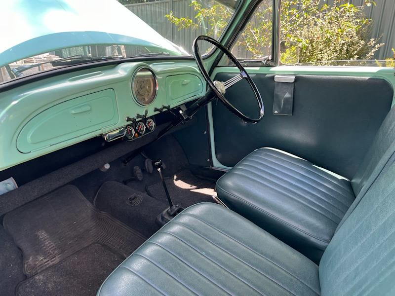 Morris Minor Manual Sedan62938582676739112
