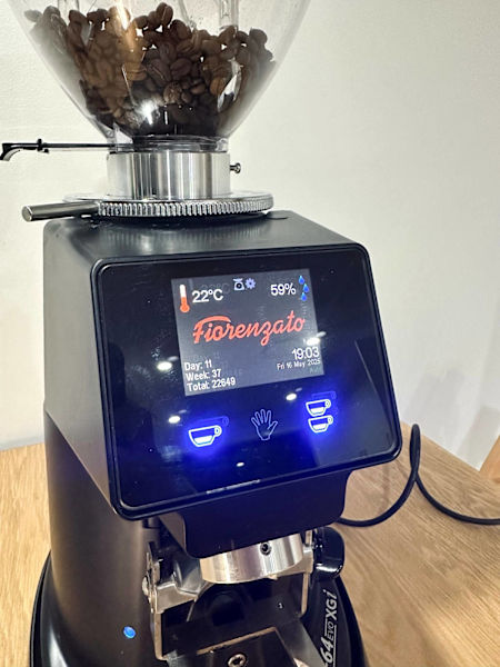 Fiorenzato F64 EVO XGi Grinder – Grind-by-Weight Precision + Commercia63022179734147114