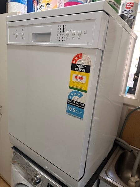 DELONGHI DISHWASHER FREESTANDING EXCELLENT WORKING ORDER- delivery63442155930883110