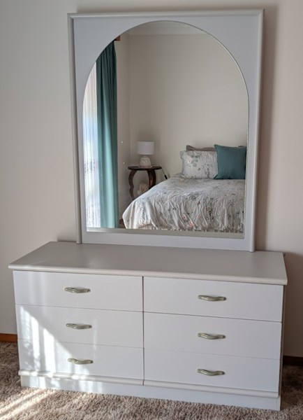 Bedroom drawers and mirror white62863840108673113