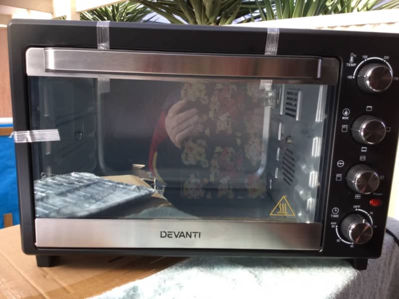 Evanti portable oven 45lts with trays and spit new delivered 24/052363014707664131114