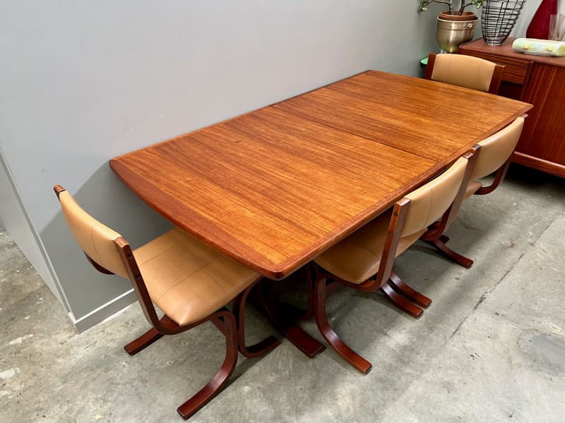 danish deluxe dining suite