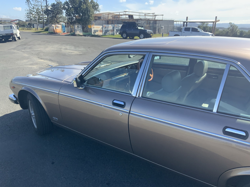 JAGUAR XJ6 VANDA PLAZ 198562935688250499111
