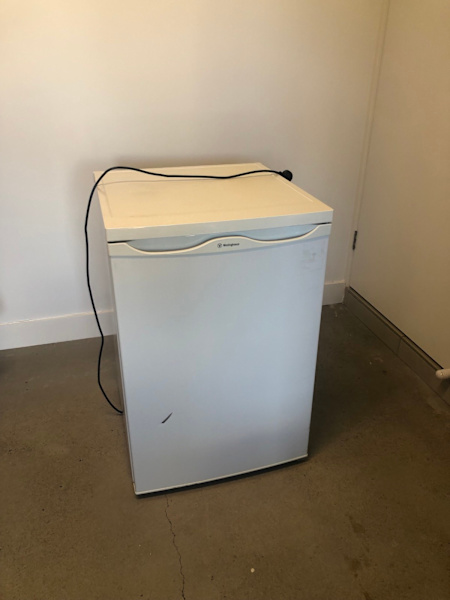 Westinghouse Bar Fridge 63020448783107111