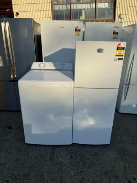 Kelvinator 200 litres fridge freezer and Simpson 7.5 Kgs washing machi63443319352835111