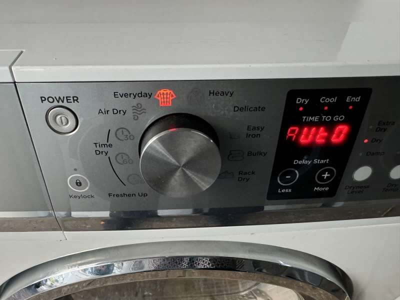 Fisher & Paykel 8kg condenser dryer63022180220801112