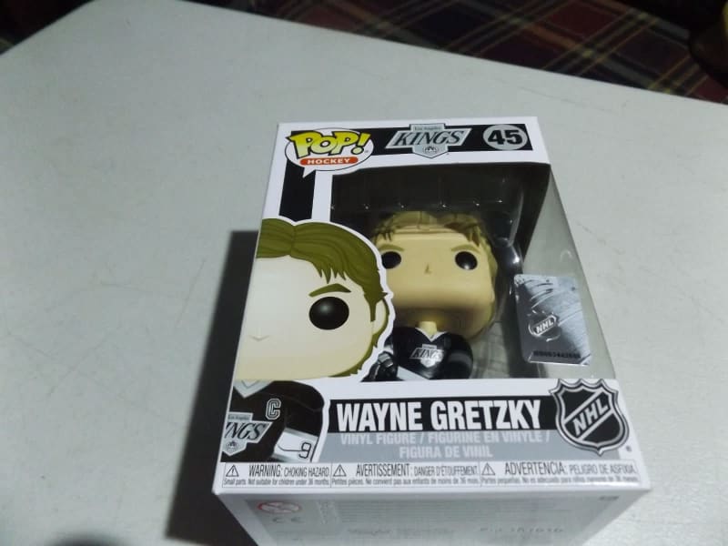 New Wayne Gretzky Funko Pops : r/hockey