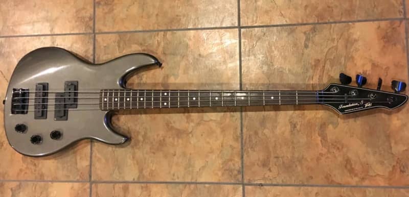 1985 peavey foundation bass