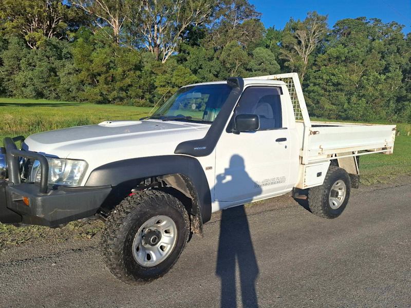 2011 NISSAN PATROL DX (4x4) 5 SP MANUAL LEAF C/CHAS62937623345025112