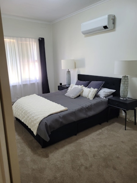 Charming Outback Gem -62931713473667112