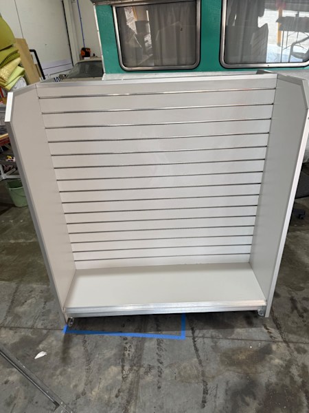 Slatwall Stand on castors62866849328385112