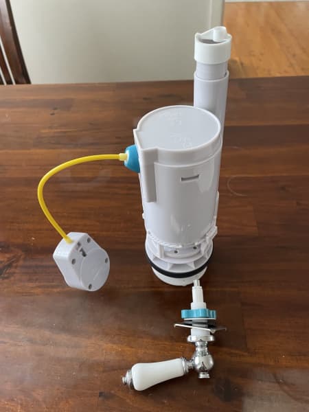 Heritage toilet cistern lever & outlet valve63440164652931111