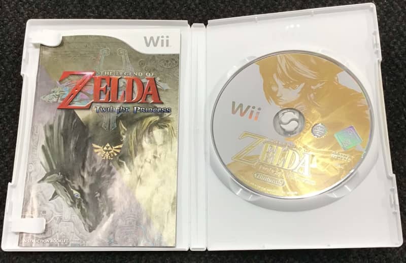 Nintendo Selects Wii U Zelda Twilight Princess Case, Manual and