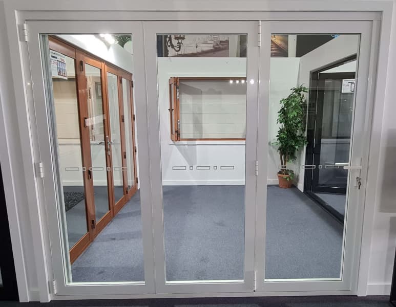Aluminium 3 Panel Bi Fold Stacking Door - Black, White, Timber Effect630077821013771125