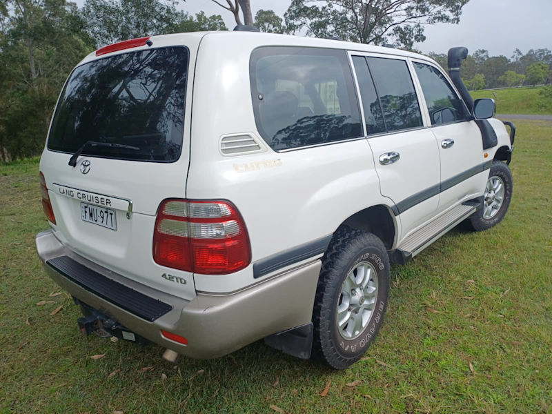 2005 TOYOTA LANDCRUISER GXL (4x4) 5 SP AUTOMATIC 4D WAGON62940490733442114