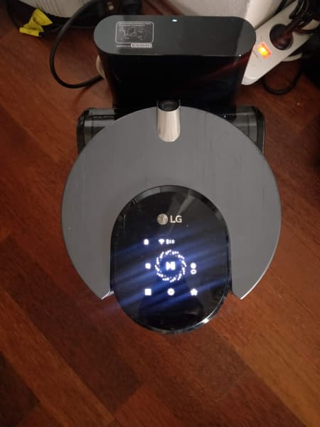 LG R9 MASTER Robotic Vacuum63443662928769110