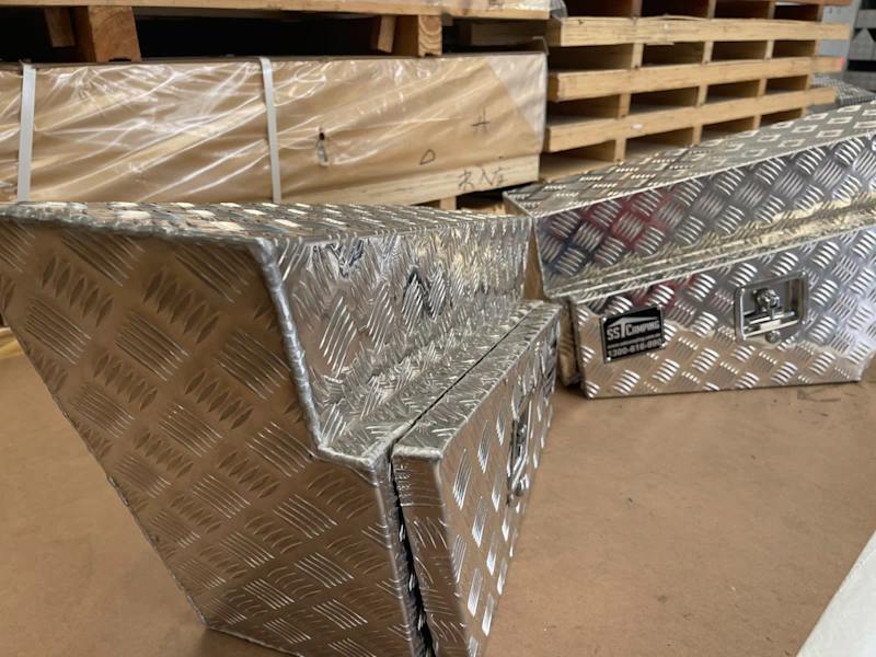 Sell like hot cakes Aluminium Pair of UnderTray750*260*400mm63007278984066111
