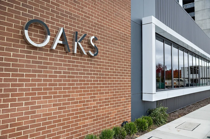 Modern, Light-Filled 9th floor Unit in The Oaks - Prime Woden Location62931710818561111